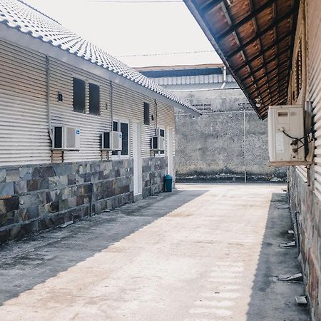 Reddoorz Near Sirkuit Sentul Hotell Bogor Exteriör bild