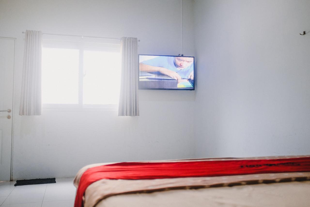 Reddoorz Near Sirkuit Sentul Hotell Bogor Exteriör bild